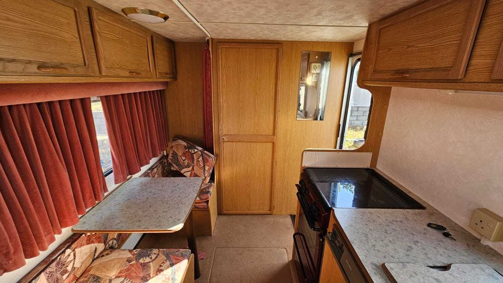 Caravana Inglesa Avondale Dark 515-4