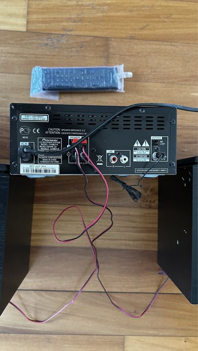 Sistema de som / aparelhagem com leitor de CD da marca PIONEER X-HM21
