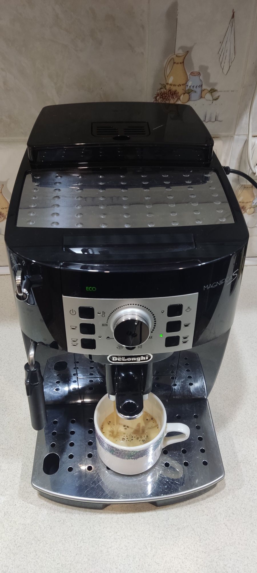 Кофемашина Delonghi Magnifica S