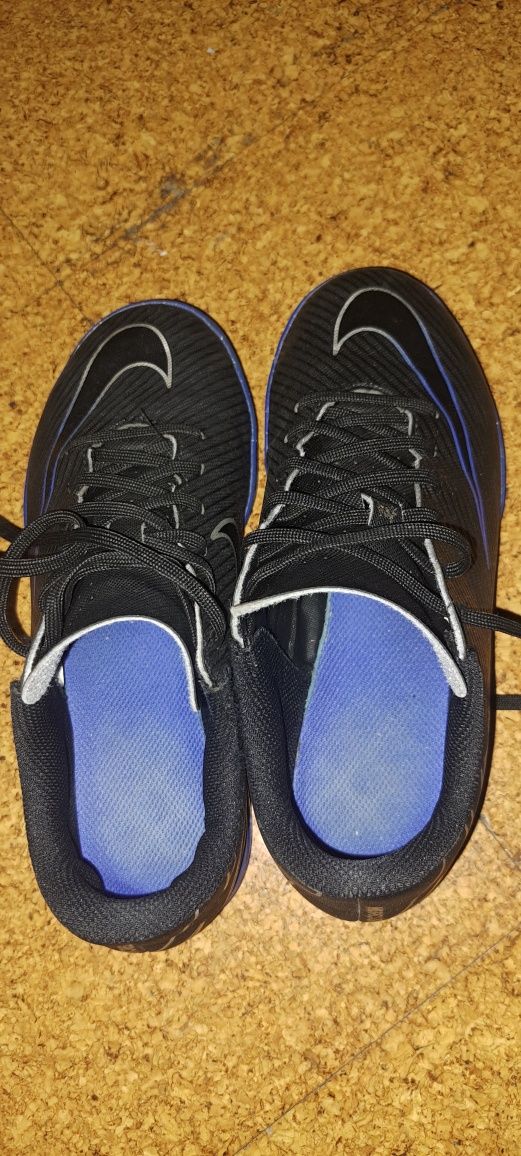 Chuteiras Nike em bom Estado