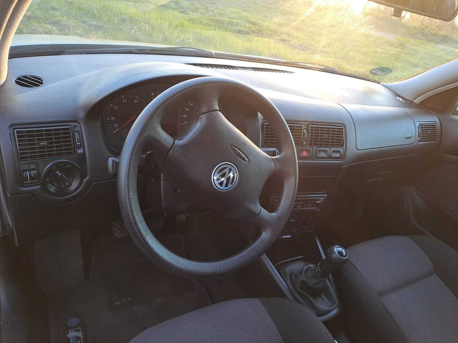 Volkswagen Golf 2000