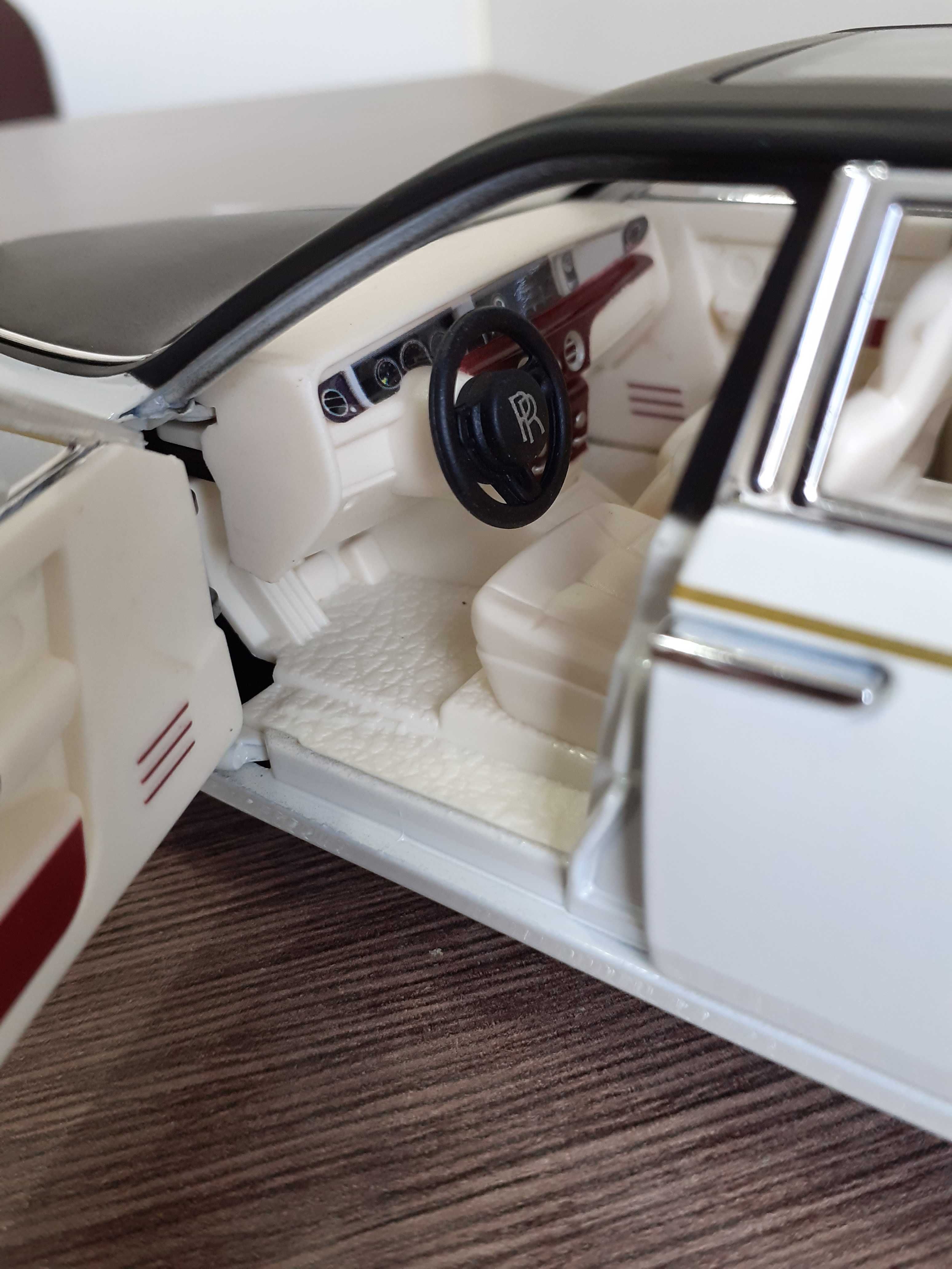 Rolls Royce Phantom 1:24, napęd, światła, dźwięk, oryginalne pudełko