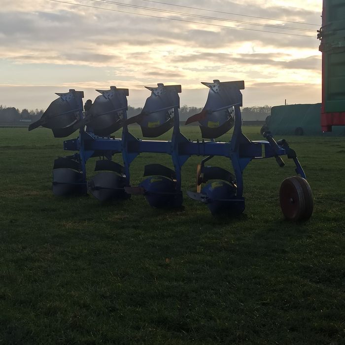 Pług OVERUM  CX 4 skibowy obrotowy.  4x50