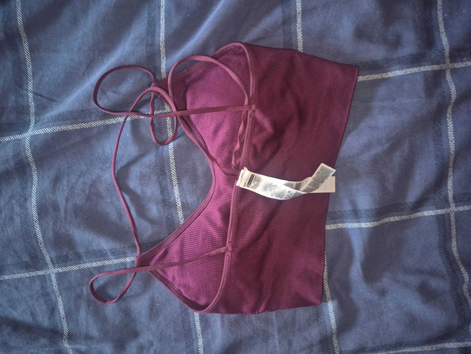 Tops curtos vermelho/preto