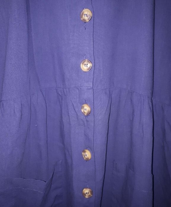 Vestido em linho azul, com botões - novo