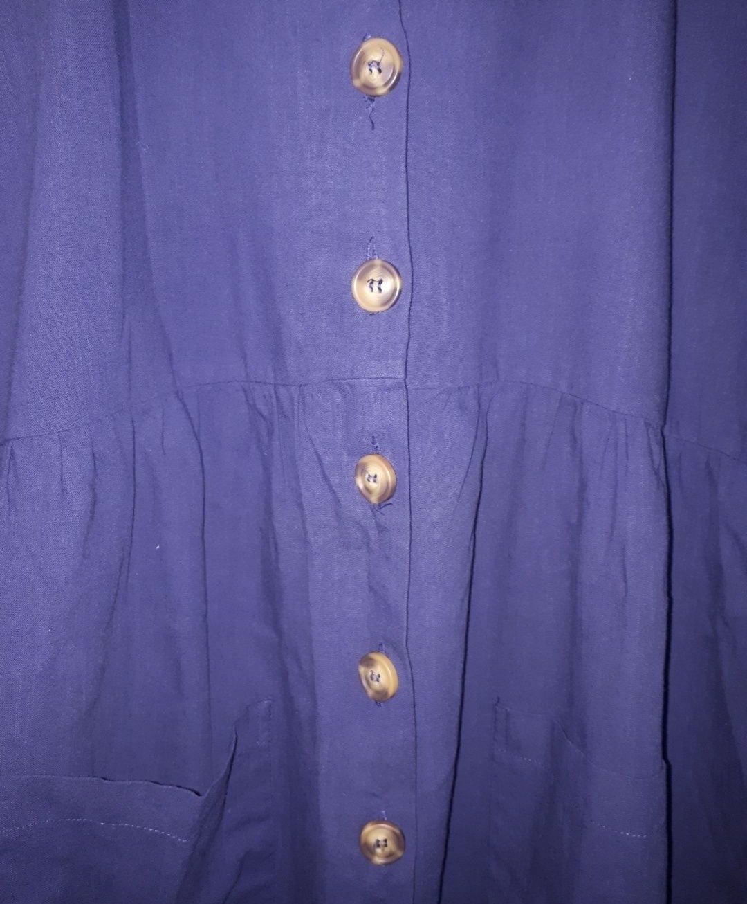 Vestido em linho azul, com botões - novo