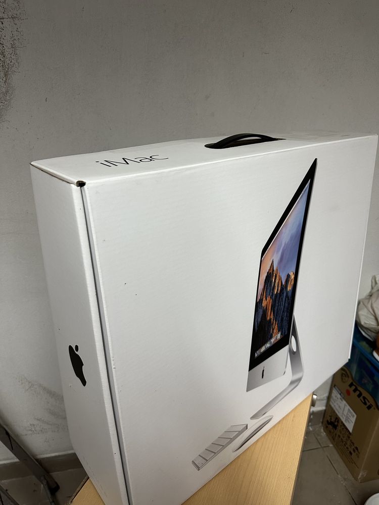 Komputer iMac 21,5”