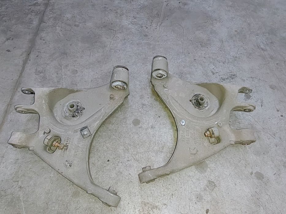 A4 B6 B7 wahacz tył tylny prawy lub lewy i inne