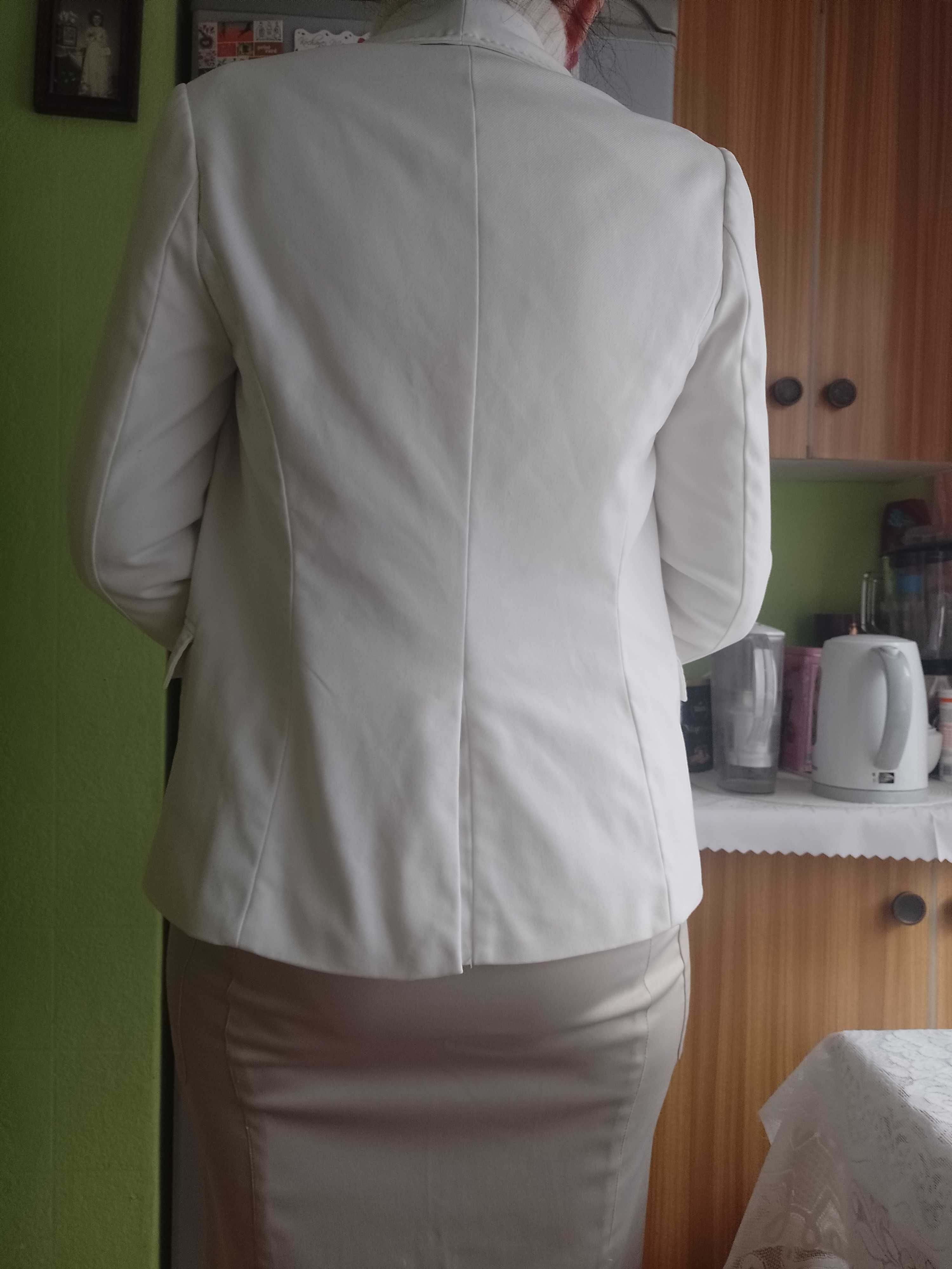 (36/S) Biała marynarka z Londynu, żakiet