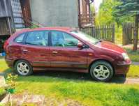 Nissan Almera Tino