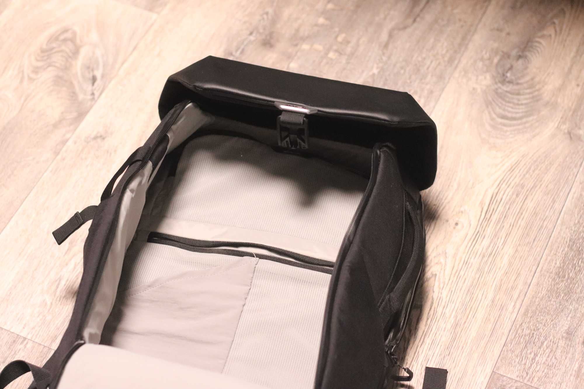 Рюкзак Mous Backpack з кришкою на 25 літрів