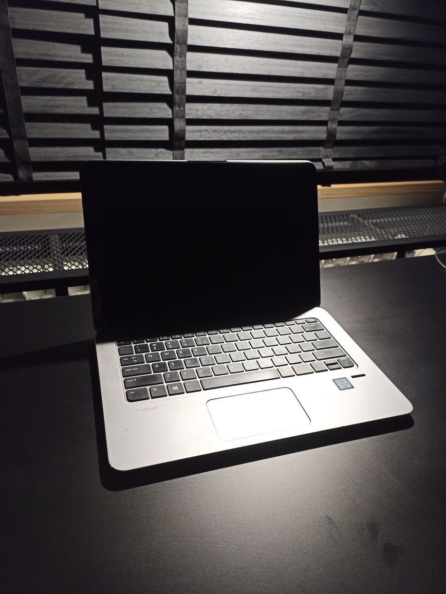 HP EliteBook 1030 G1 , Windows Pro