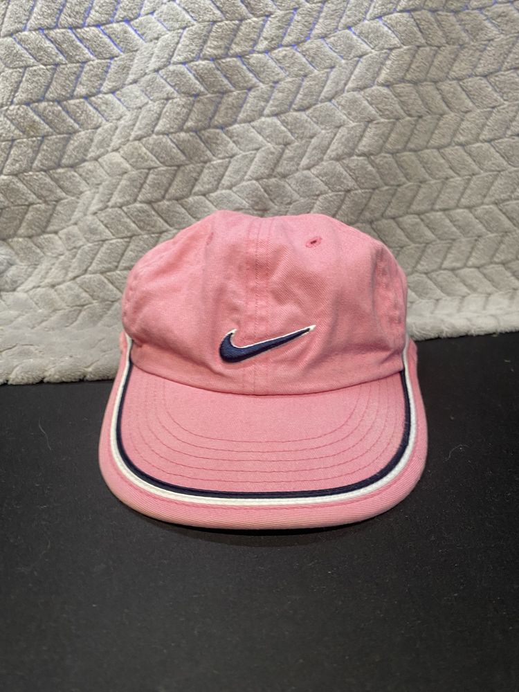 Czakpka różowa nike