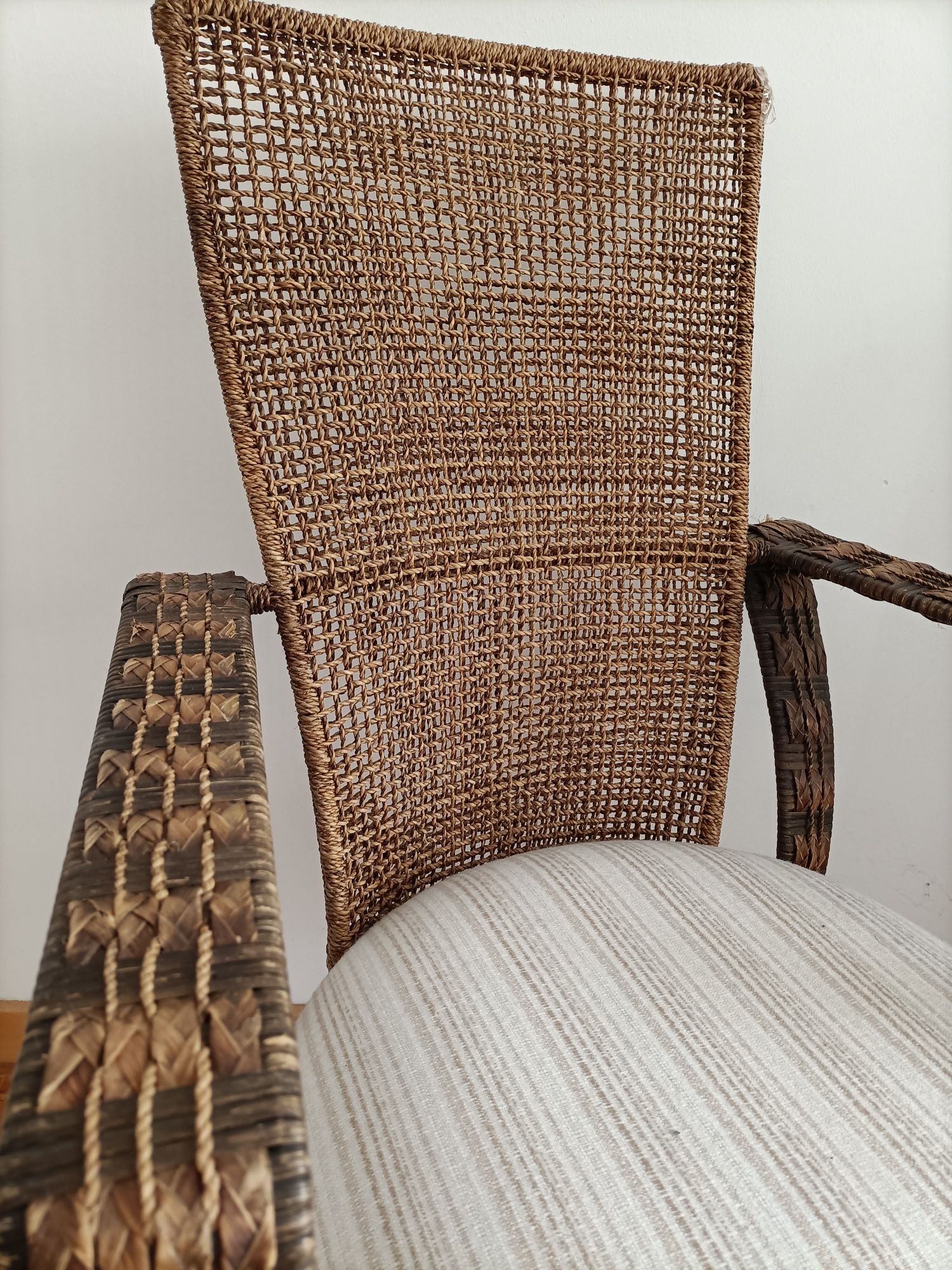 Cadeira em fibra naturais