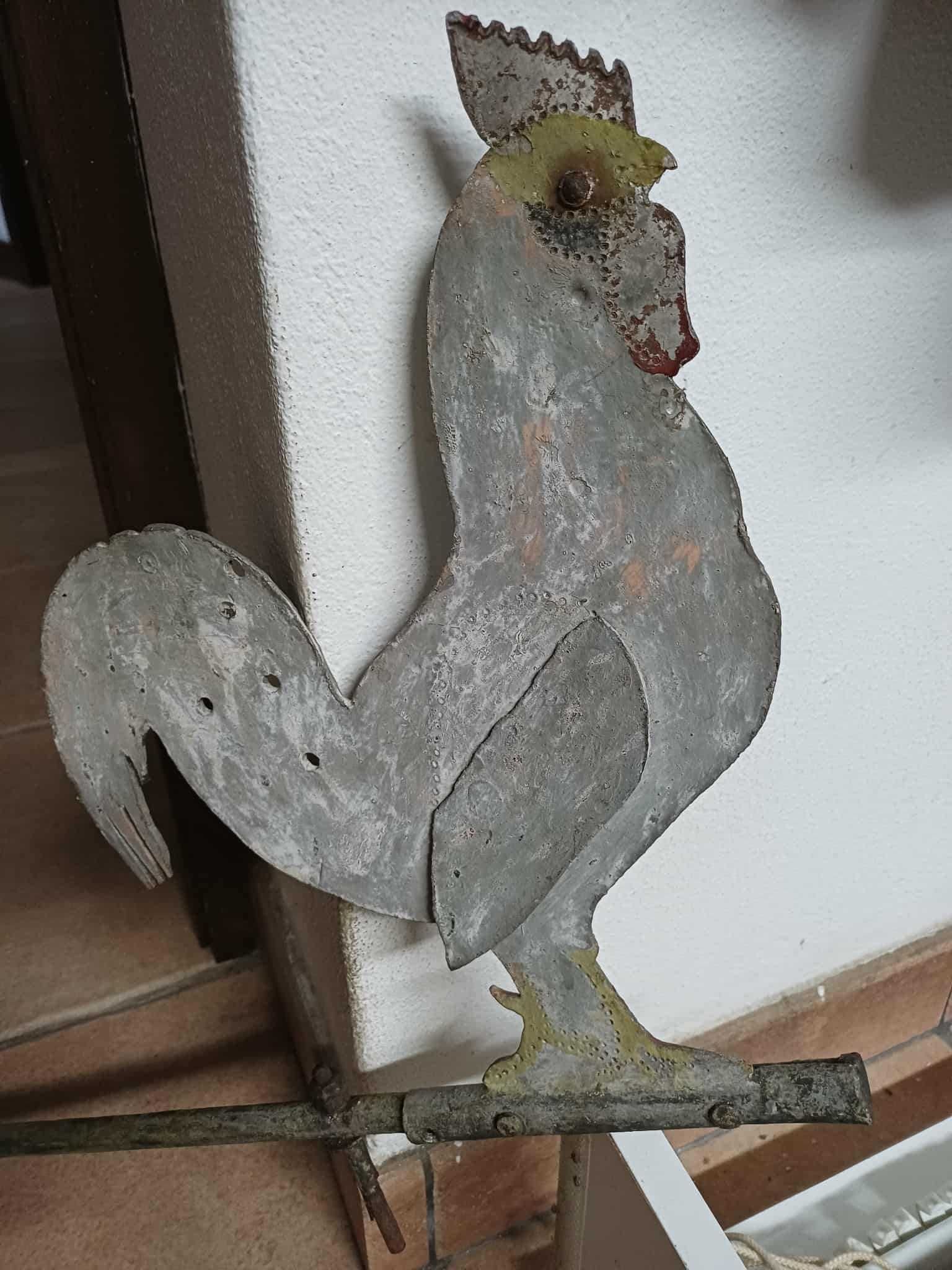 Catavento com figura de Galo