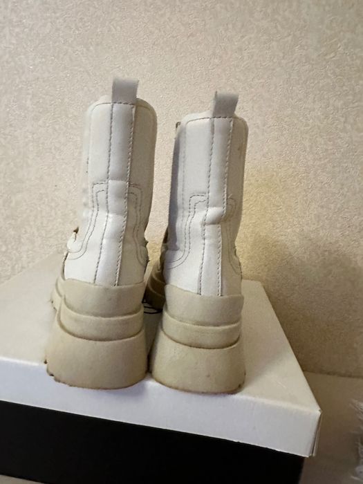 Ботинки Stradivarius 36 р