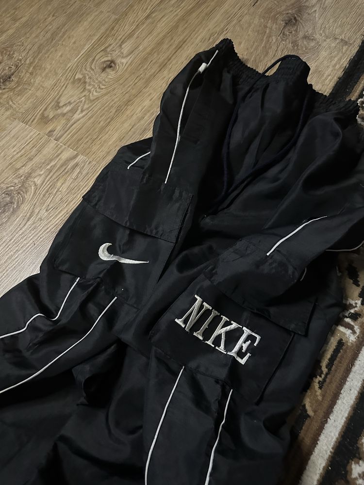 Vintage Nike nylon pants drill