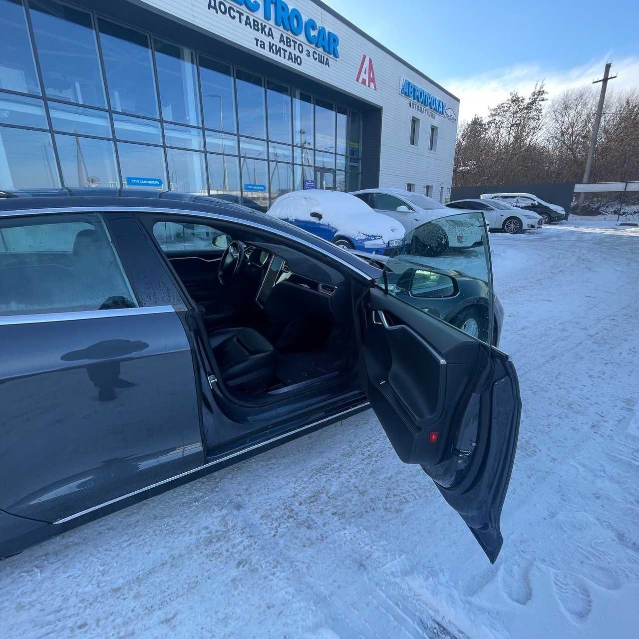 Tesla Model S 85D