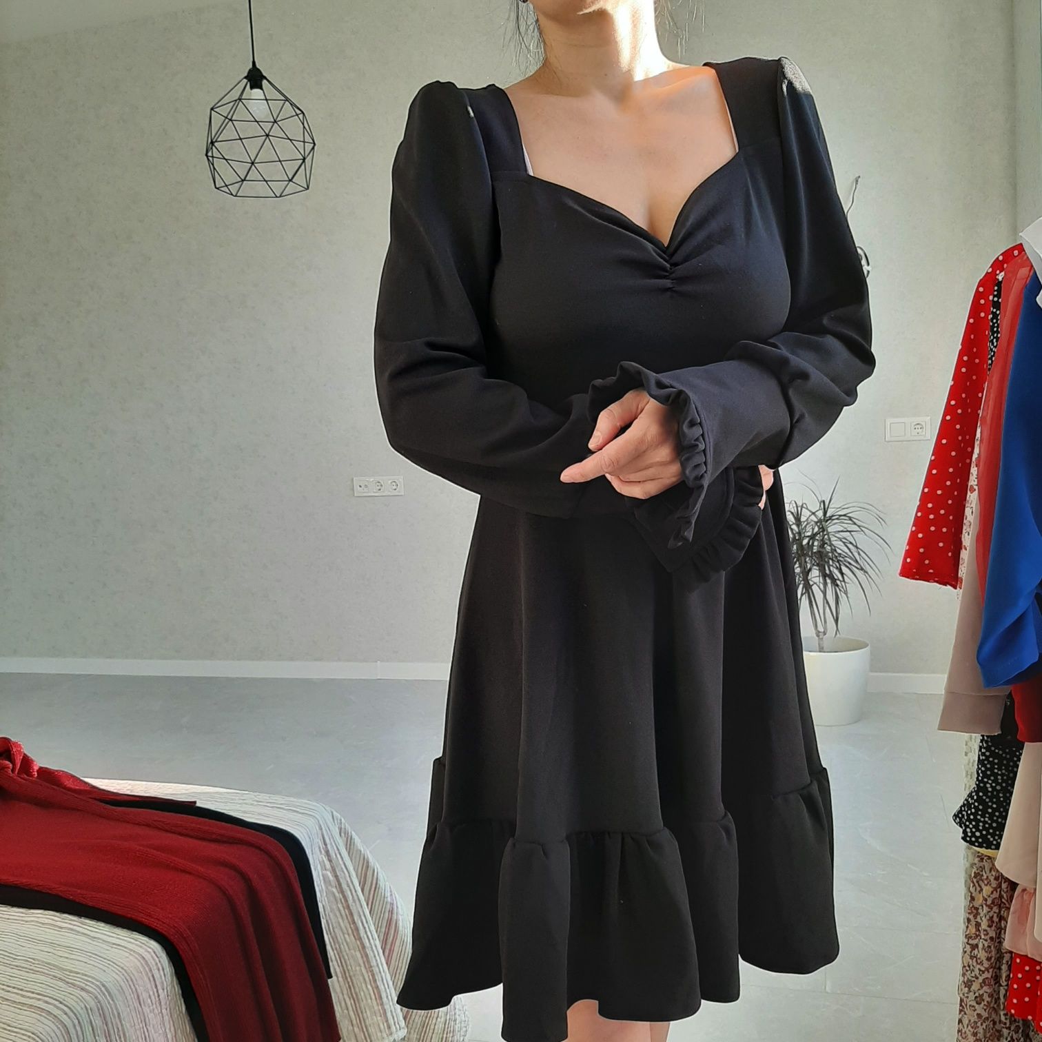Новое чёрное женское платье.