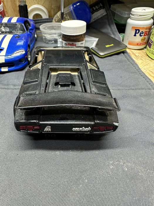 Модель авто 1/24 LAMBOGHINI Countact