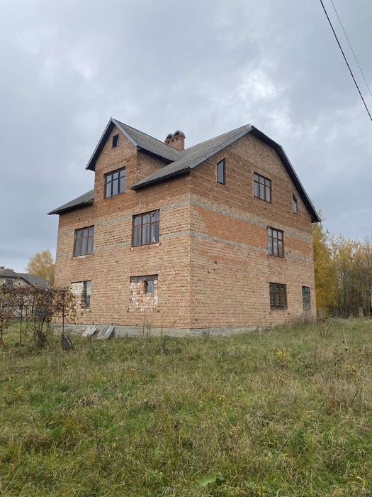 Продається забудова і земальний участок 14 сотих.