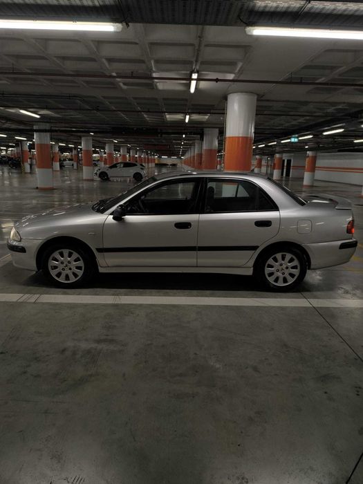 Mitsubishi Carisma 1.3 Confort 2001 — Ar Condicionado, Impecável