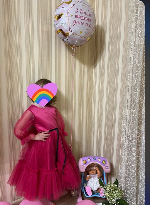 Сукня для дівчинкі дуже гарна