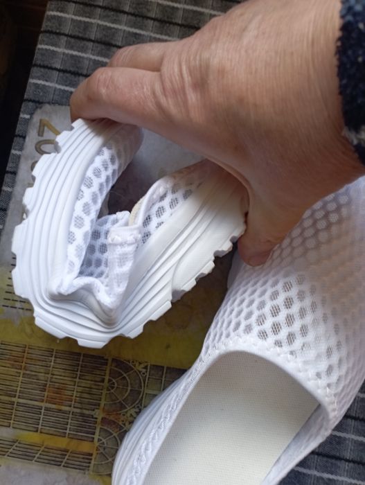 Жіночі, дихаючі кросівкі-мюли