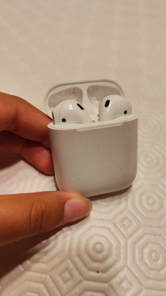 Air pods 2° geração em bom estado