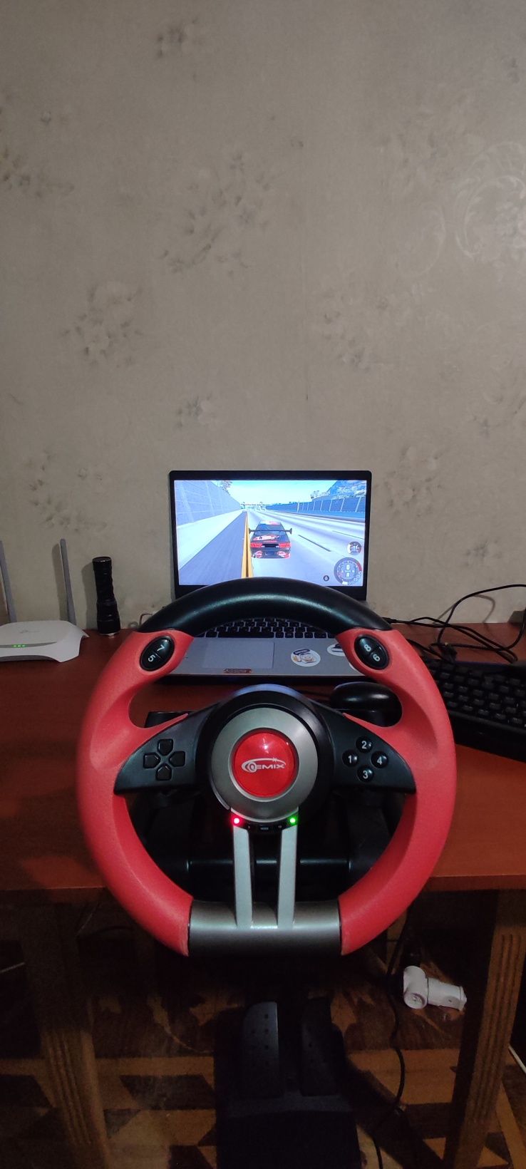 Продам, игровой руль gemix fwr 3