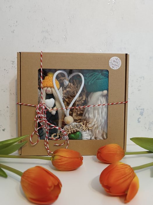 Box świąteczny z makramy zielony