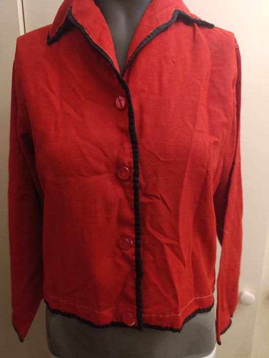 Koszulka narzutka damska w czerwieni