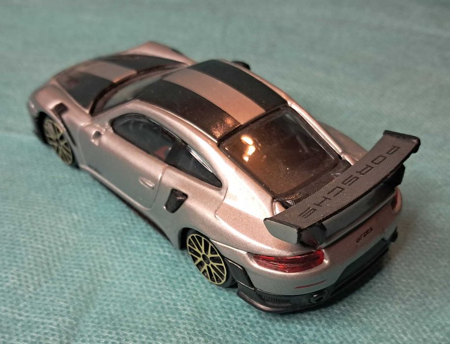 Autko, resorak Bburago - Porsche 911 GT2 RS