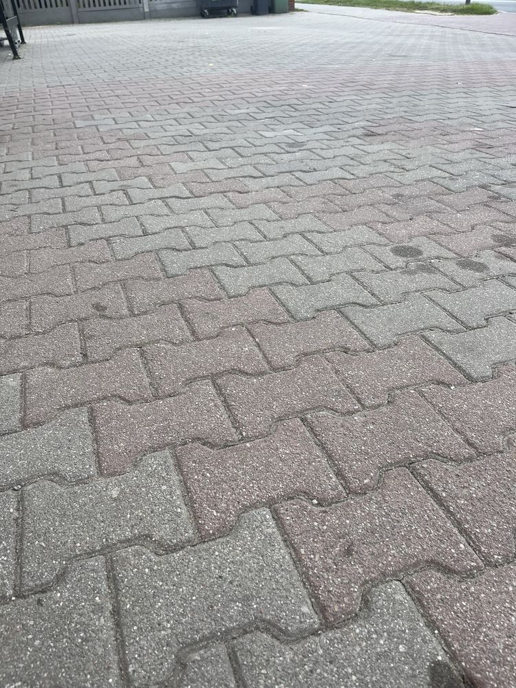 Kostka brukowa szara i czerwona