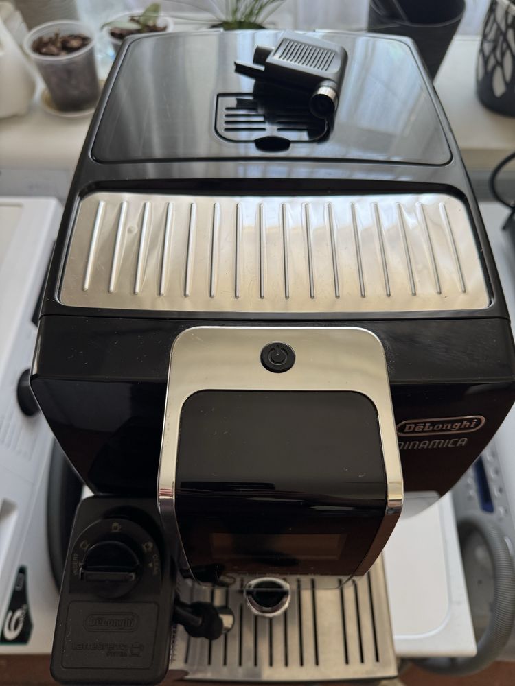 Кофемашина DeLonghi Dinamica ECAM359.55.B