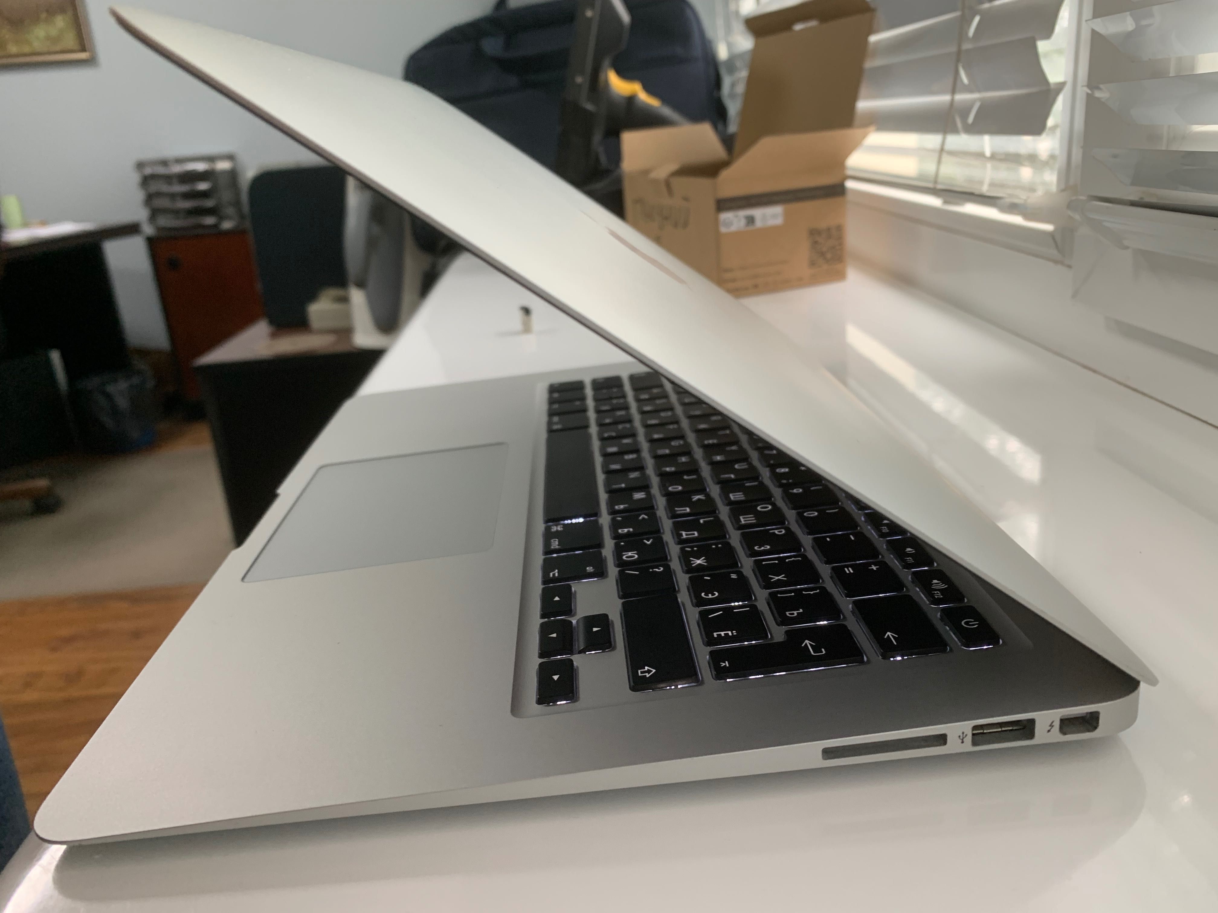 MacBook Air 13 2015 i5 8GB 256GB