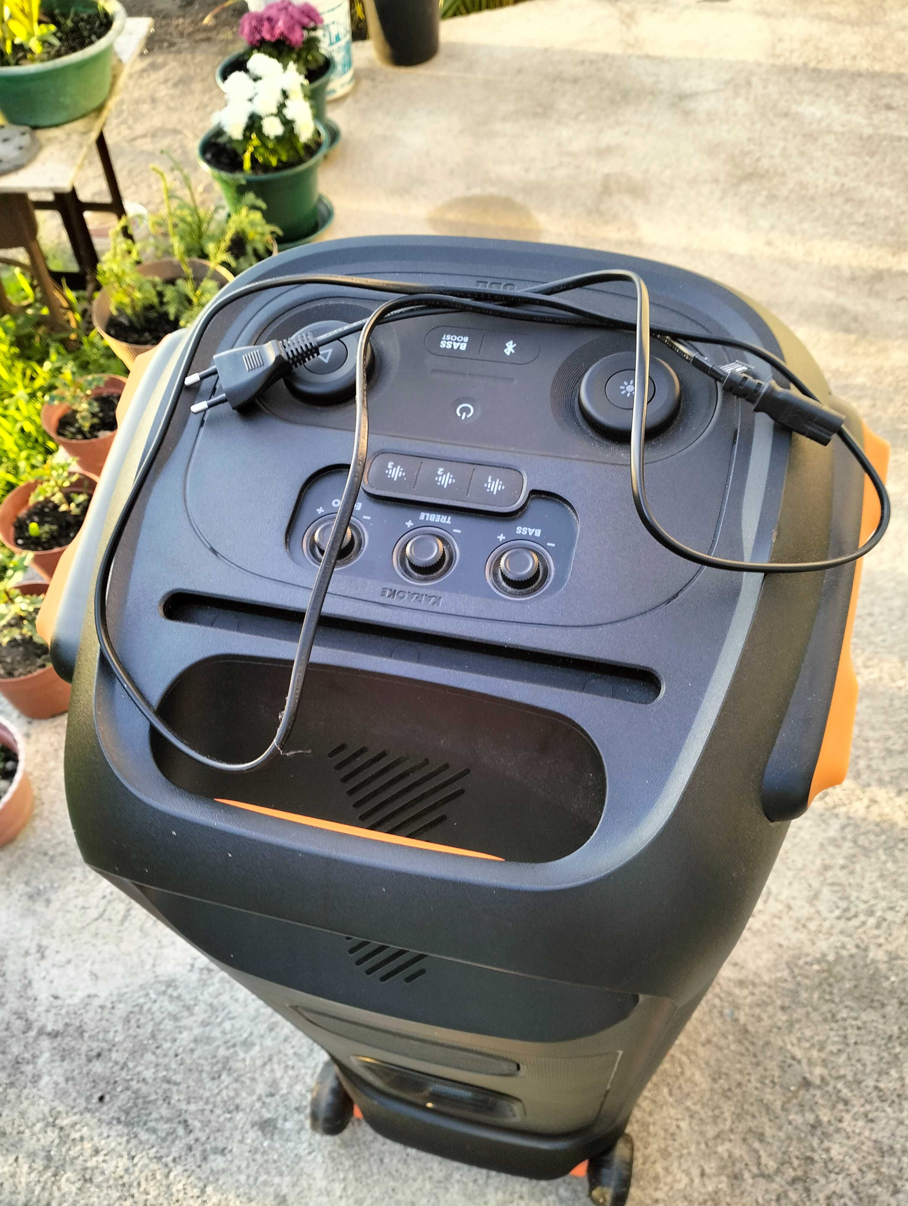jBL party box 710