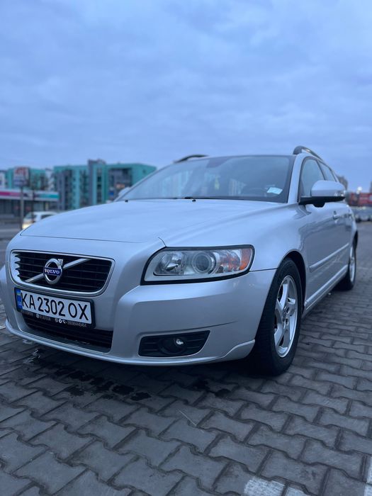 Авто Вольво в50.