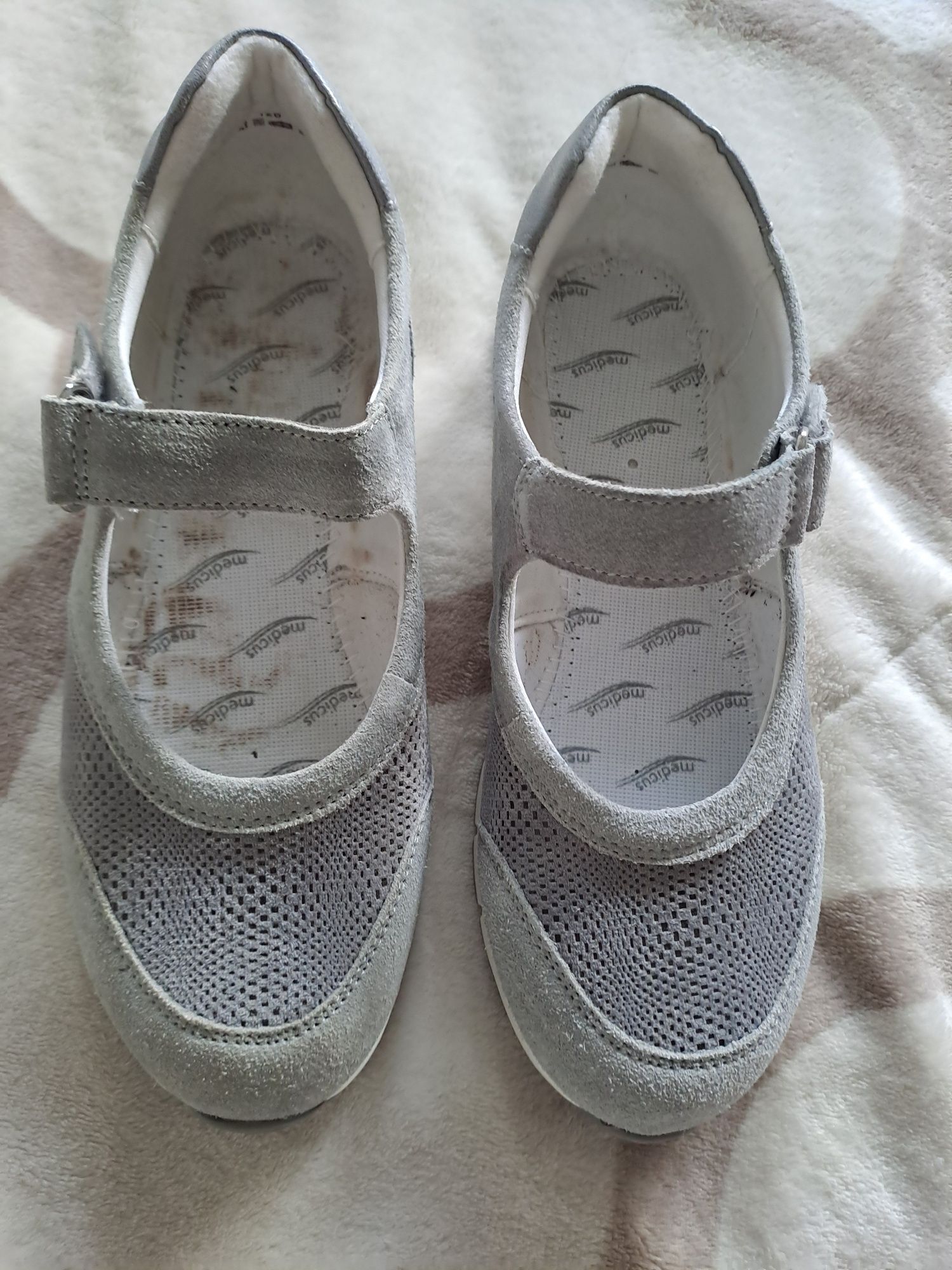 Medyczne buty marki MEDICUS stan jak nowe rozm 29 ( 25 cm).