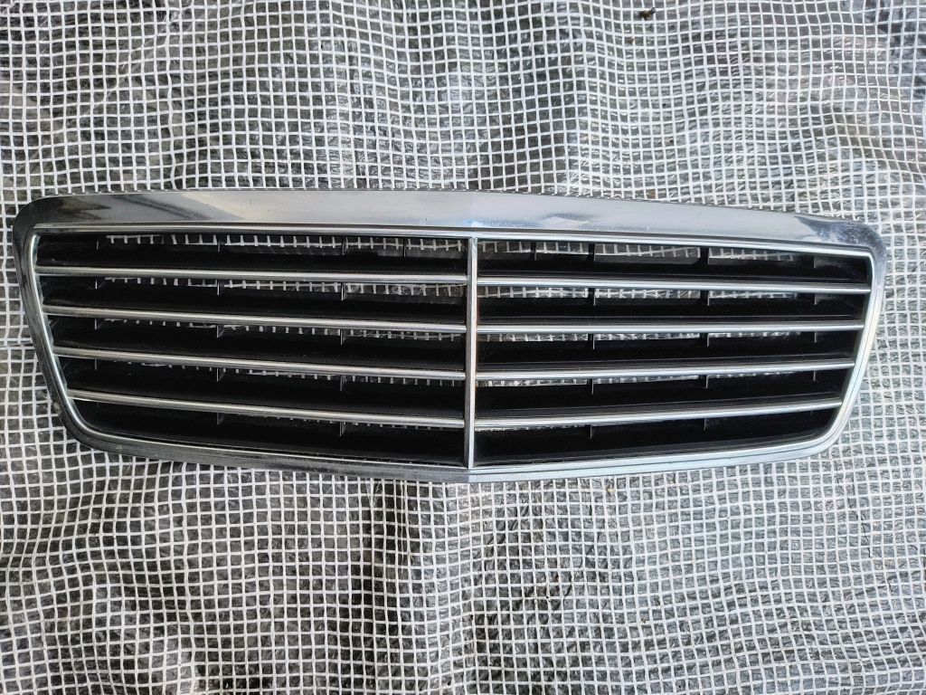 Atrapa grill Mercedes Benz CLK w208 chrom kratka oryginał wysyłka