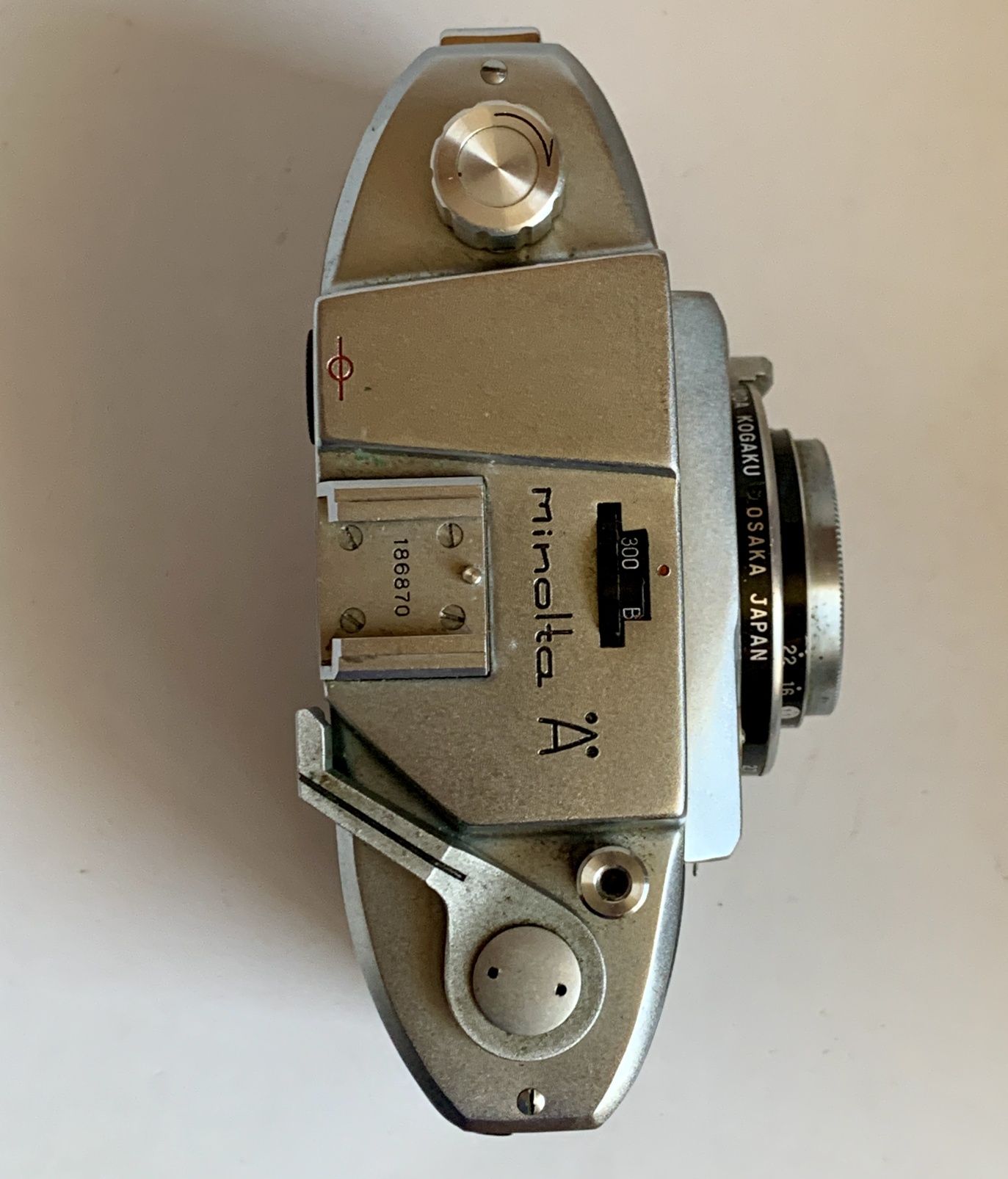 Винтажный фотоаппарат Minolta A (1950-е года) с кожаным чехлом