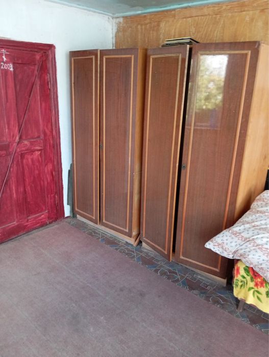 Продаєть дворище