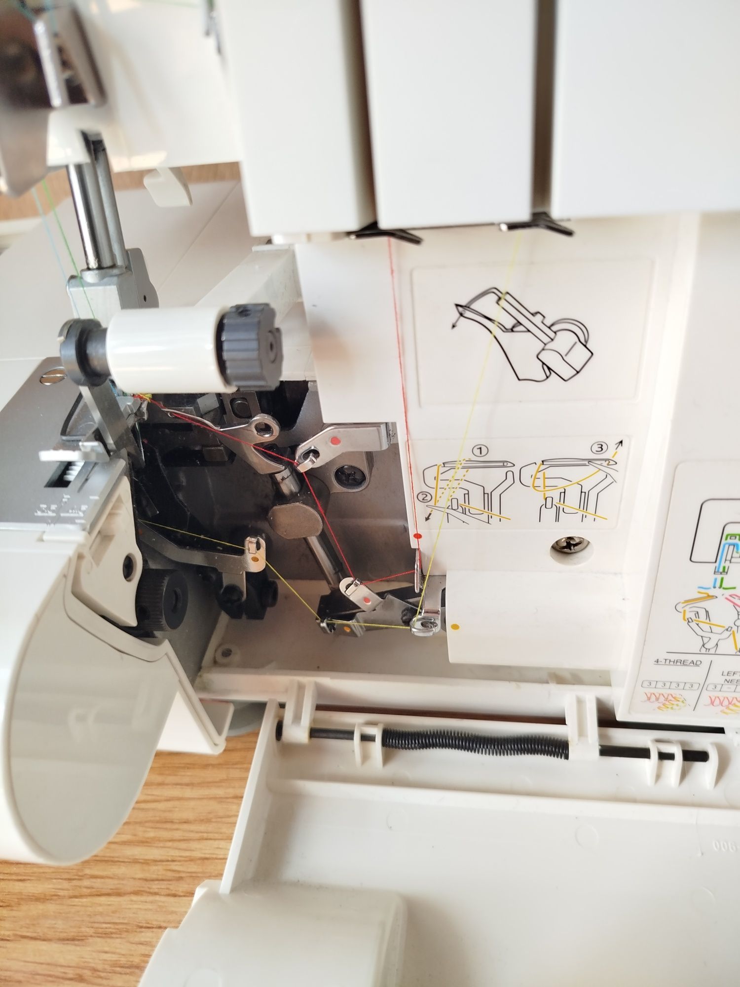 Overlock Pfaff czteronitkowy owerlock