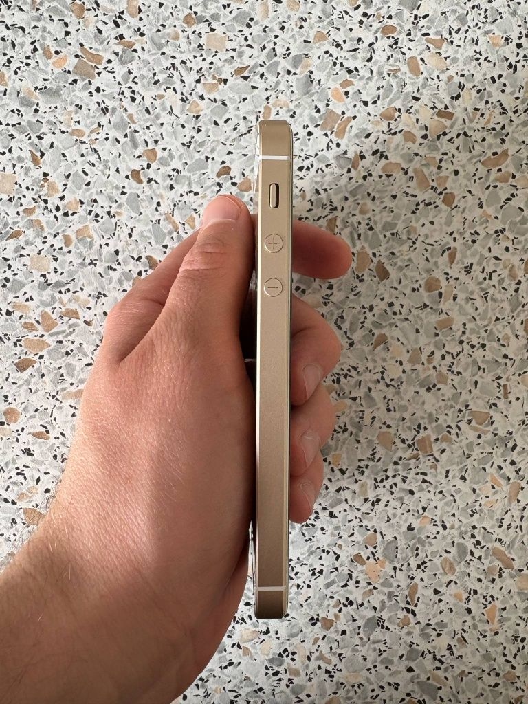 Iphone SE 32GB Gold