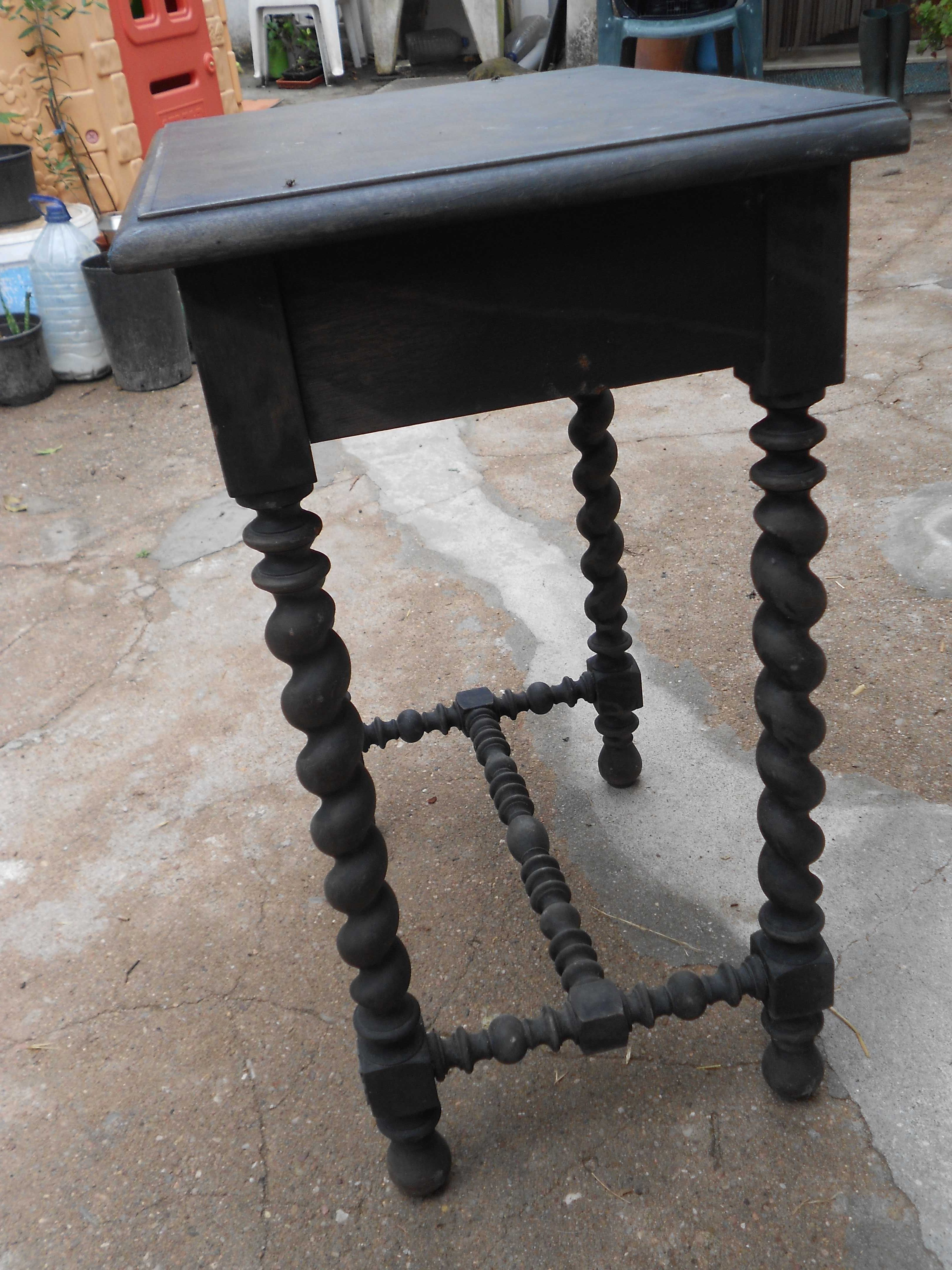 Mesa cabeceira bilros antiga madeira maciça trabalhada