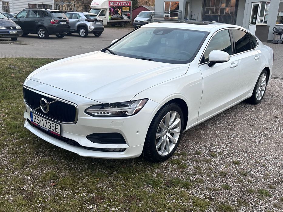 Volvo s90 Momentum T6 AWD 320 km