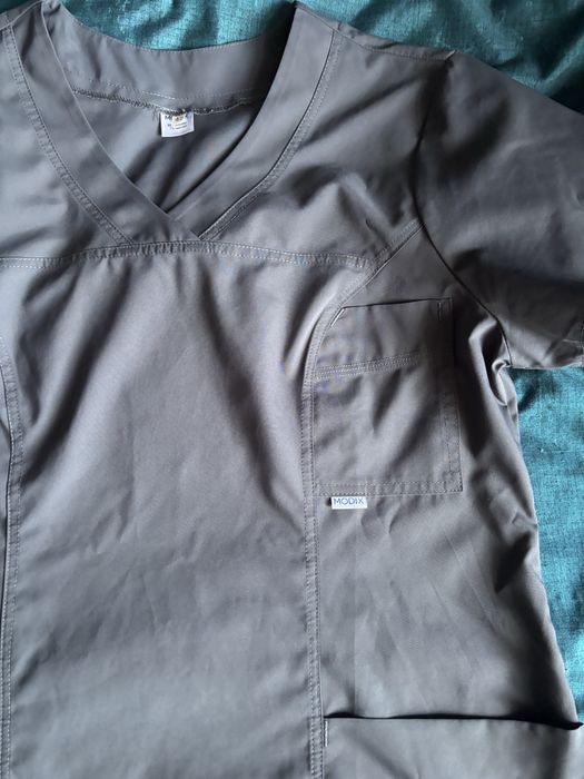 Scrubs - odzież medyczna