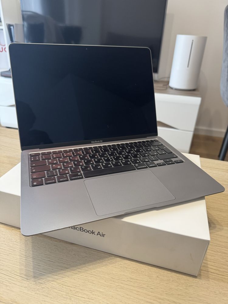 MacBook Air 13 M1 8/256GB
