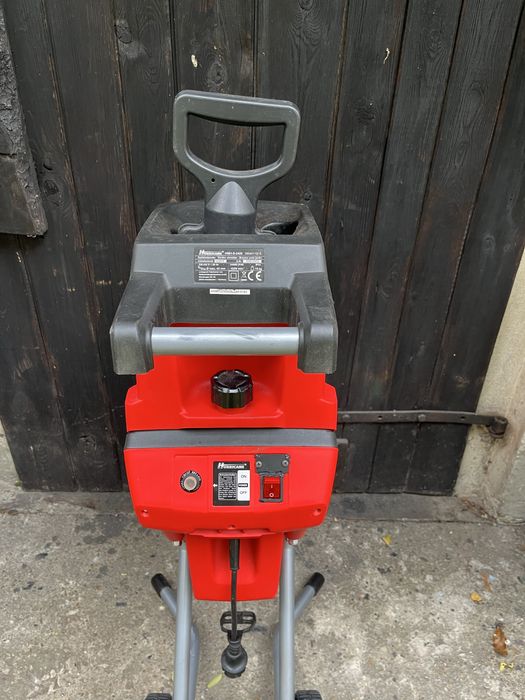 Rozdrabniacz do gałęzi nożowy HURRICANE 2400W