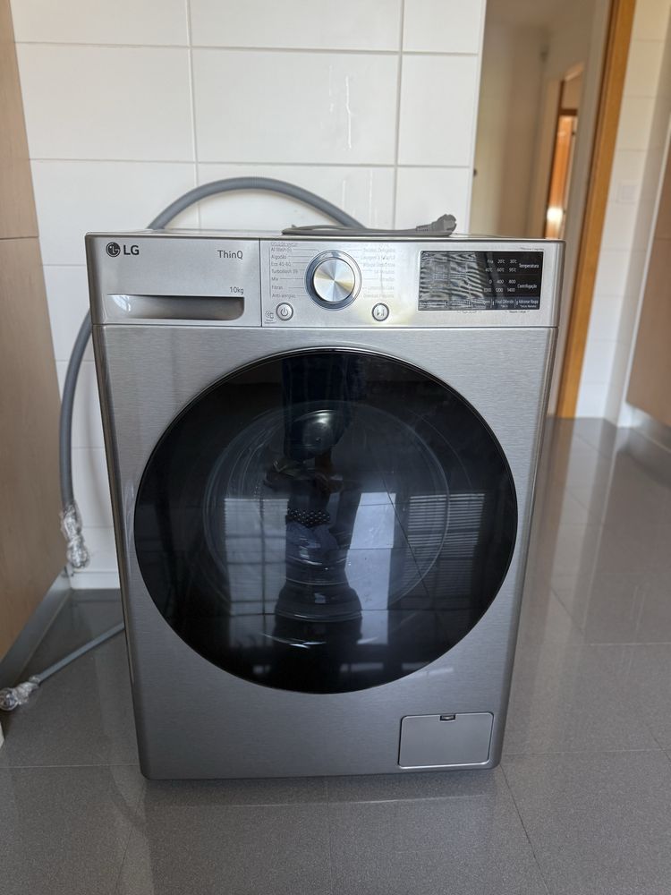 Máquina de Lavar Roupa LG F4WR7010SGS